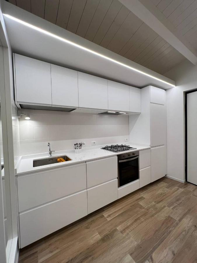 Casa Klimt Vicinissima Al Mare Parcheggio Privato Gratuito Se Disponibile Apartment Pescara Exterior photo
