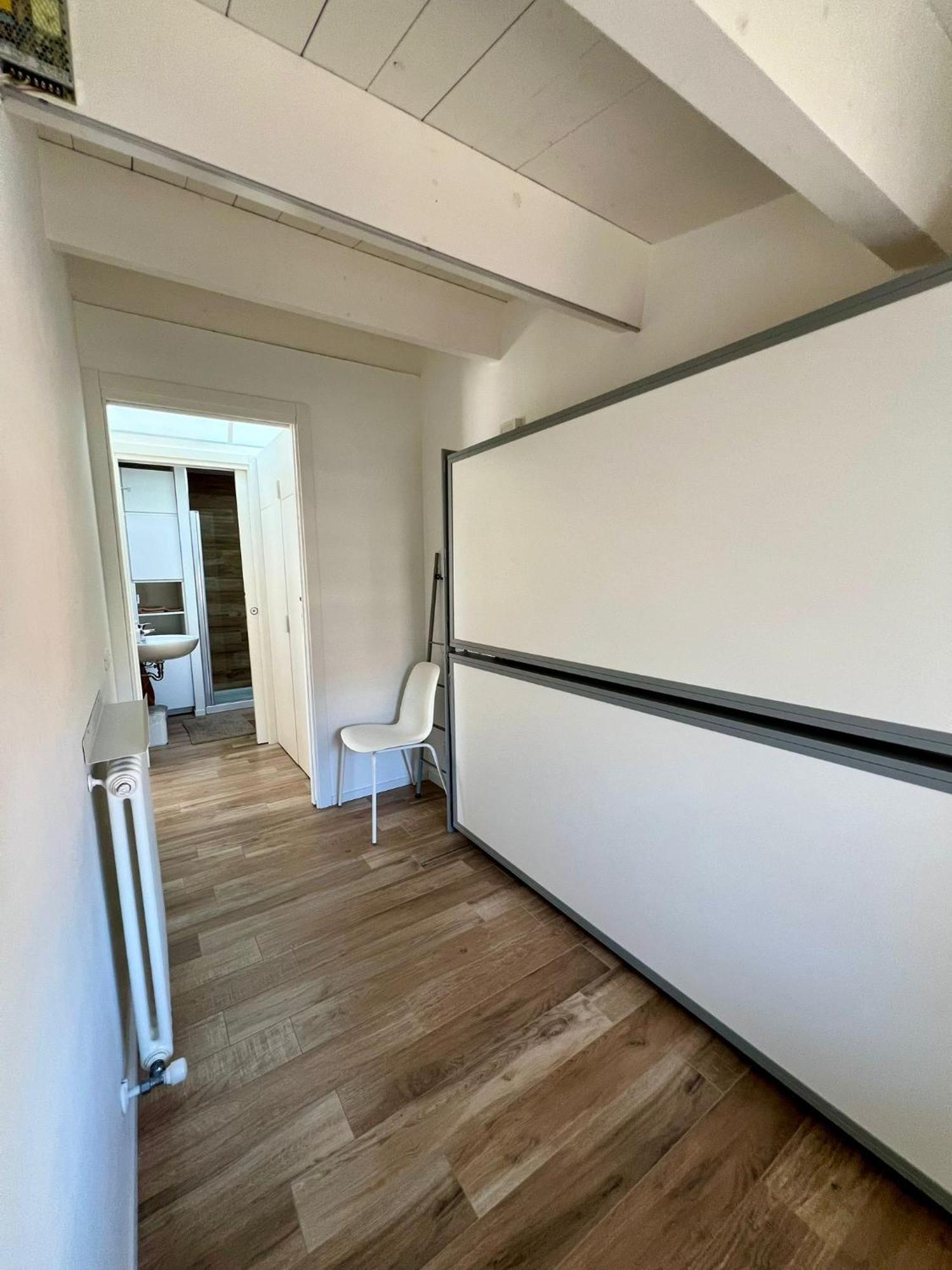 Casa Klimt Vicinissima Al Mare Parcheggio Privato Gratuito Se Disponibile Apartment Pescara Exterior photo
